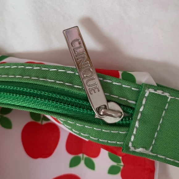 Set of Clinique Makeup Bags - Picture 3 of 7